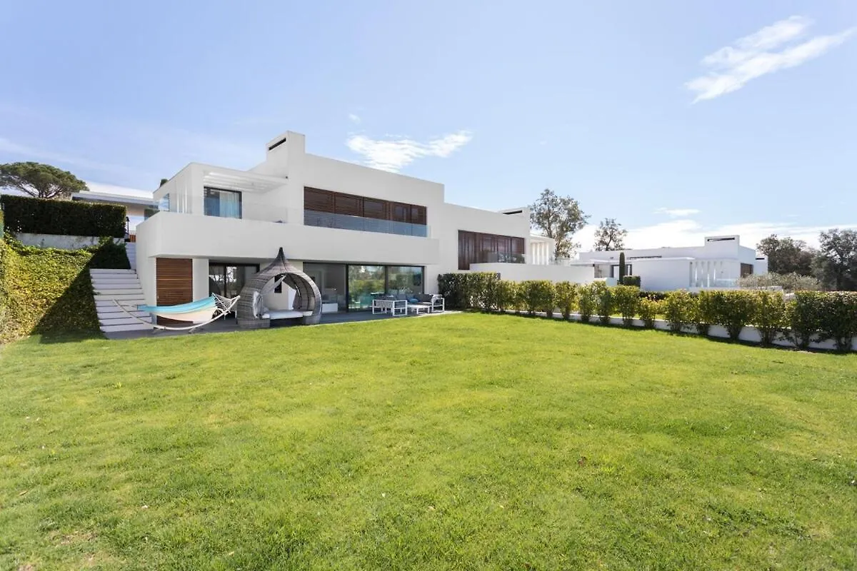 4-Bed Luxury Villa 5-Star Resort Caldes de Malavella